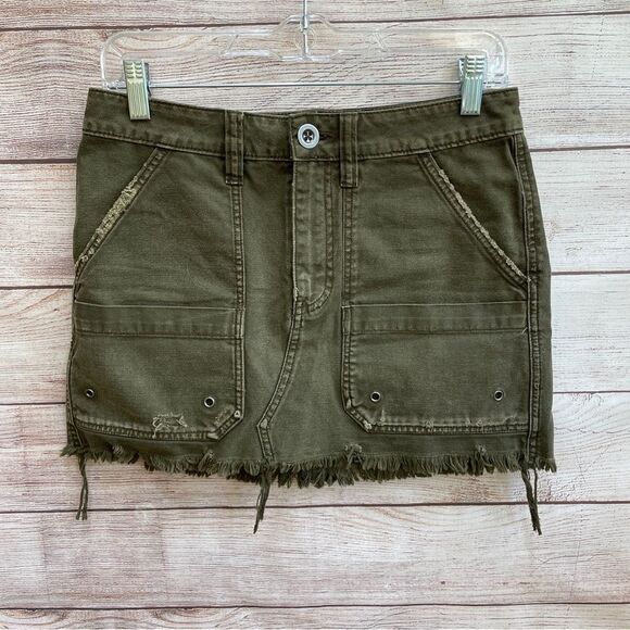 FREE PEOPLE OLIVE‎ GREEN CARGO MINI SKIRT - Picture 1 of 4